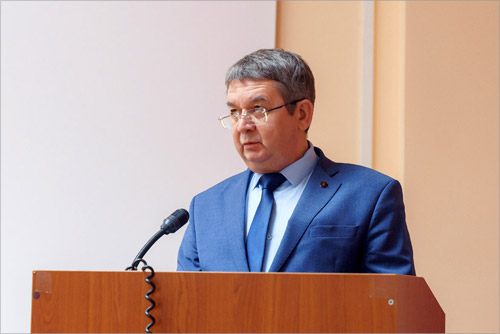 Проректор по общим вопросам Виктор Быковский