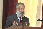 Artur Chilingarov, first Vice-President of Russian Geographical Association.     [138Kb]