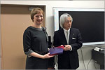 Svetlana Pankova and Ehime University President Yuichi Okhasi.     [132 Kb]